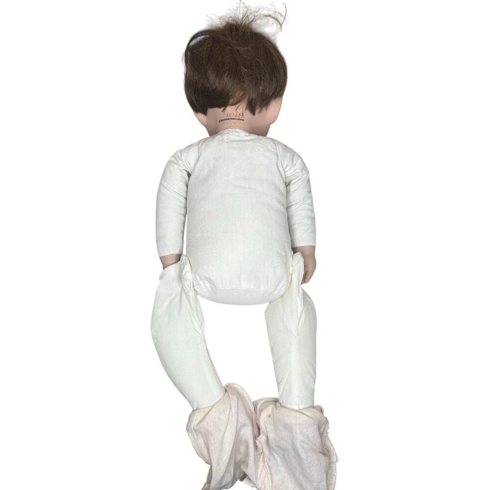 The Ashton Drake Galleries Porcelain Baby Dolls Looney Toons Bugs/Taz/Tweety - Picture 4 of 14